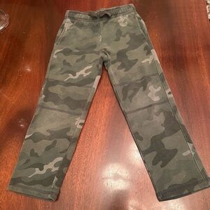 Boys size 5 soft cotton green print elastic waist pants by Jumpin Beans